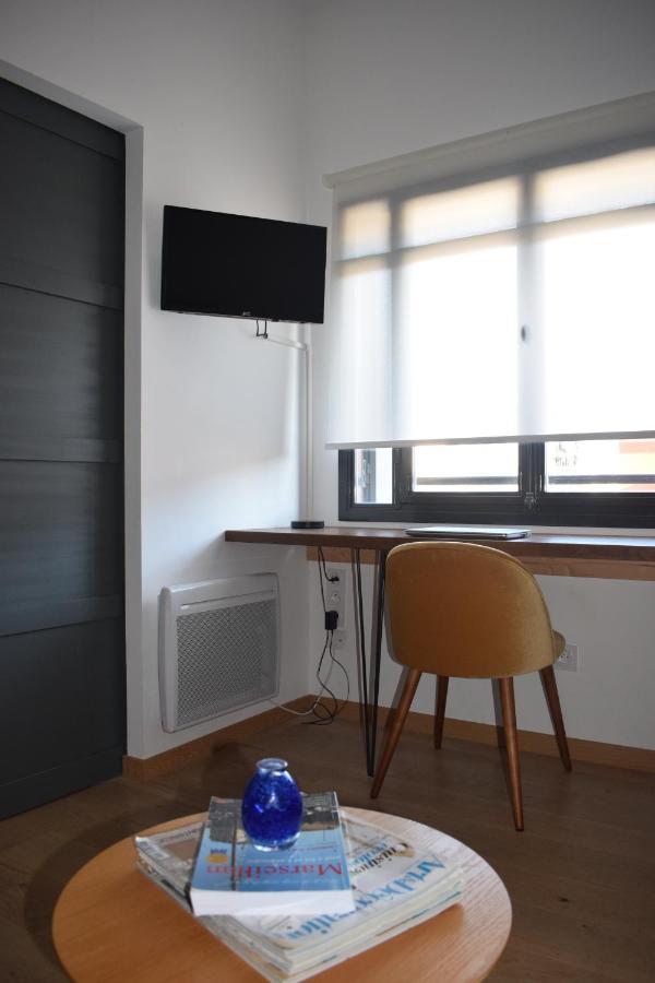 Les Jasmins Bed & Breakfast Marseillan  Bagian luar foto